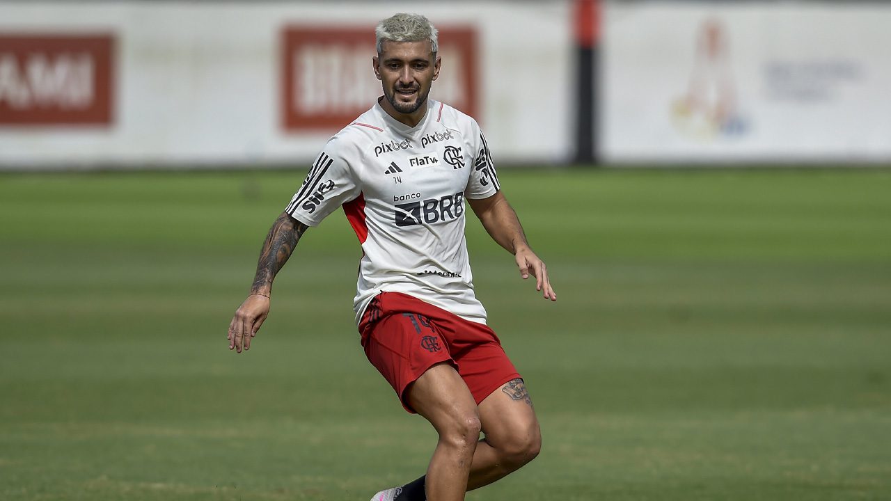 Com desfalques, Flamengo divulga lista de relacionados para jogo