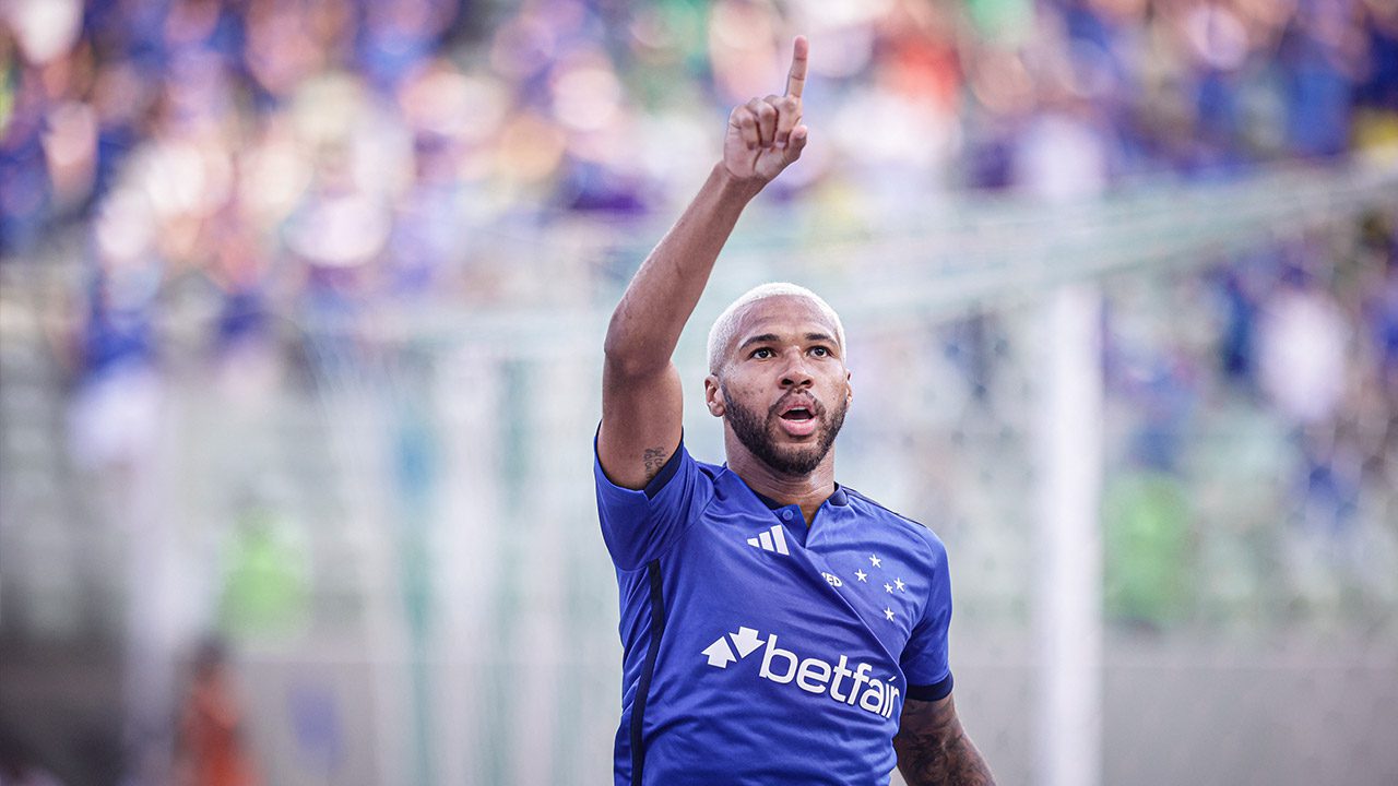 Wesley quebra jejum e dedica gol a jogador que se lesionou no Cruzeiro