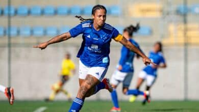 Byanca Brasil fez 3 gols na goleada do Cruzeiro sobre o Atlético pelo Brasileirão Feminino