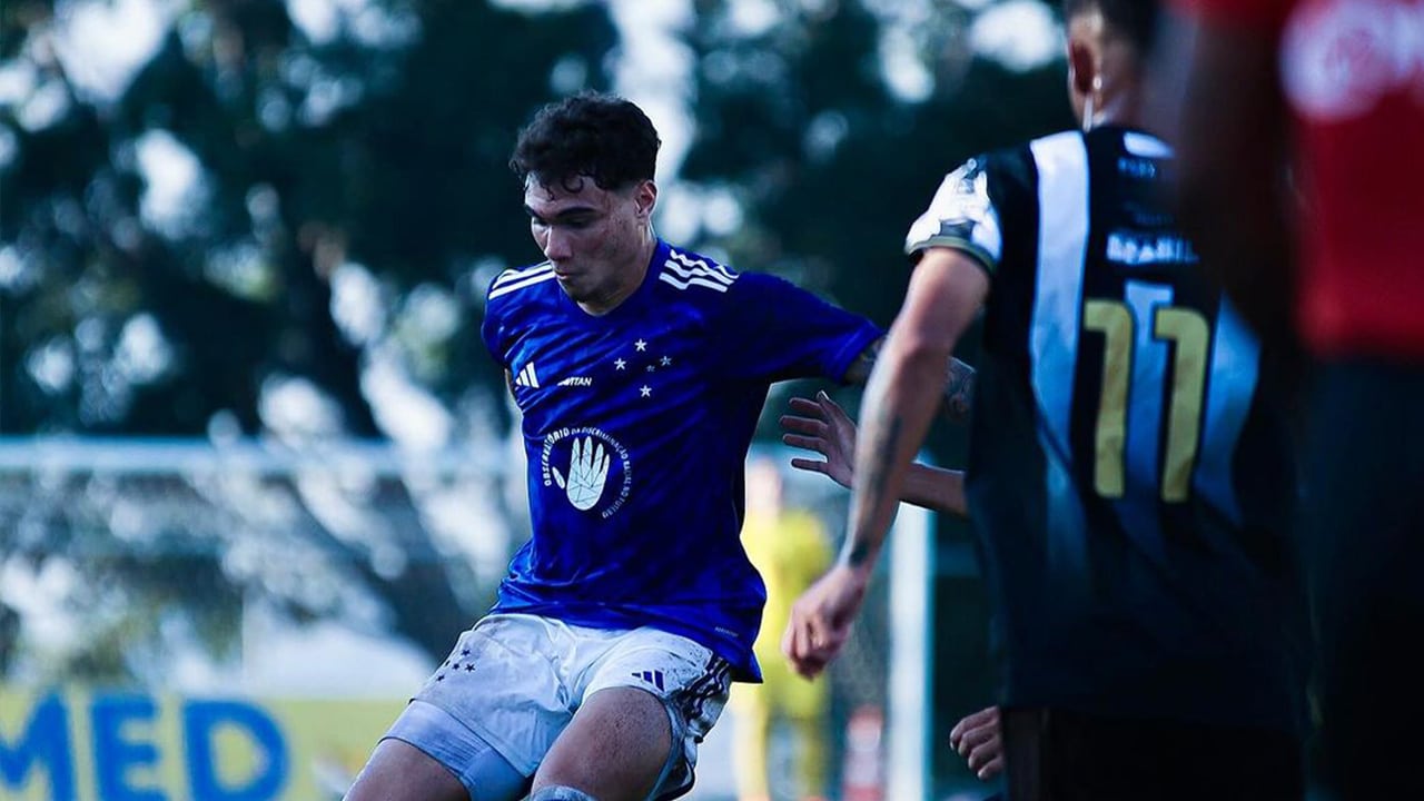 Artilheiro do Cruzeiro no Brasileirão Sub-20, Arthur Viana acerta renovação com o clube