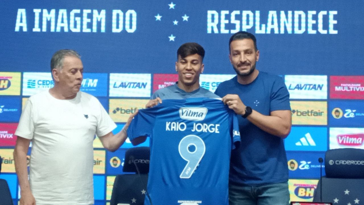 Kaio Jorge é apresentado, ganha a camisa 9 e fala sobre expectativa para atuar no Cruzeiro