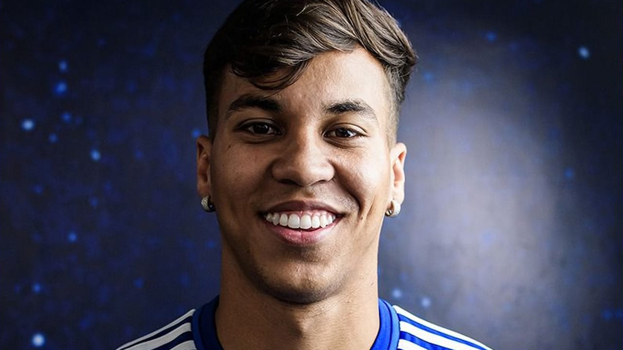 Kaio Jorge assina contrato e é anunciado pelo Cruzeiro