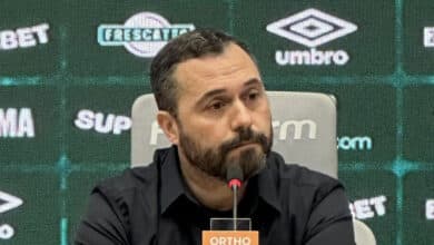 Presidente do Fluminense comenta proposta recente do Cruzeiro por goleiro Fábio